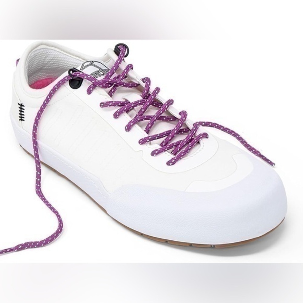 Landed the overlook golden spike men’s size 9.5/womens 11 off white/white EUC